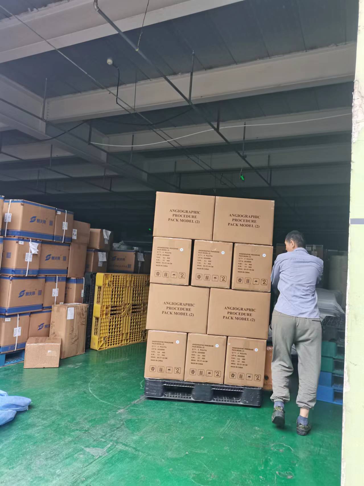40HQ Ship Surgical Pack a Tripoli